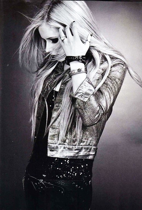 Lavigne. < 3