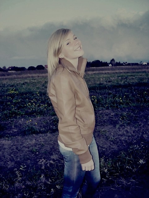 jesie.;*
