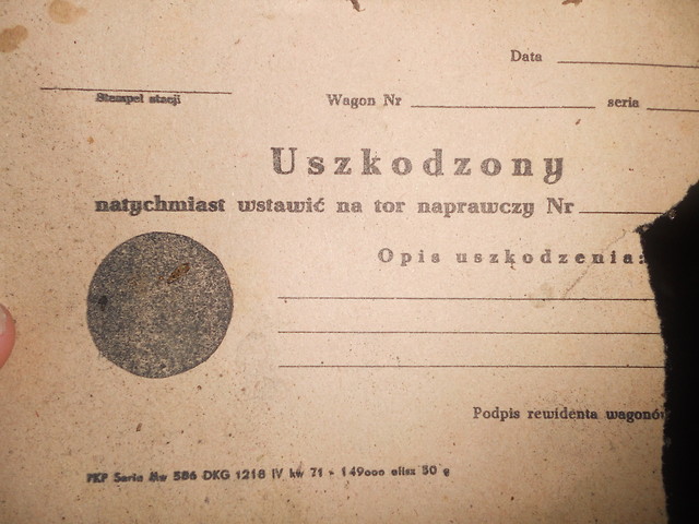 uszkodzony