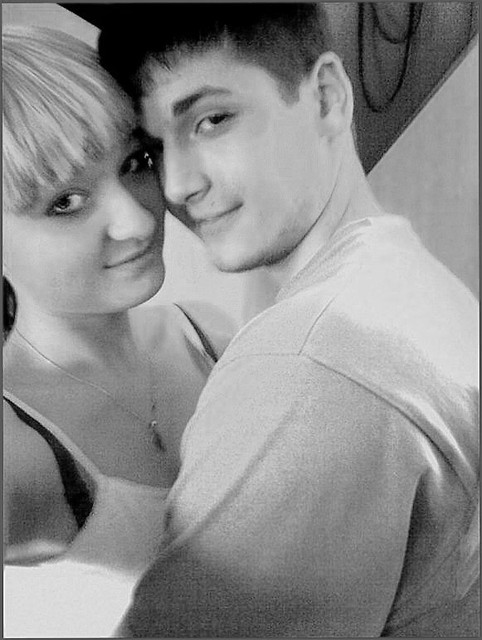 Z Moni ; ***
