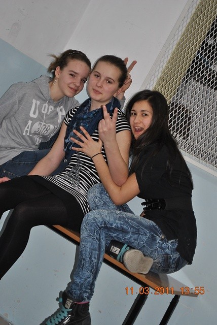 Lejdis . ! ;* 