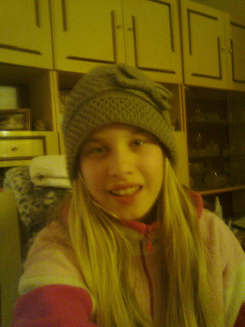 w czapce babci