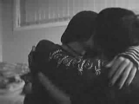 kisssssing :*