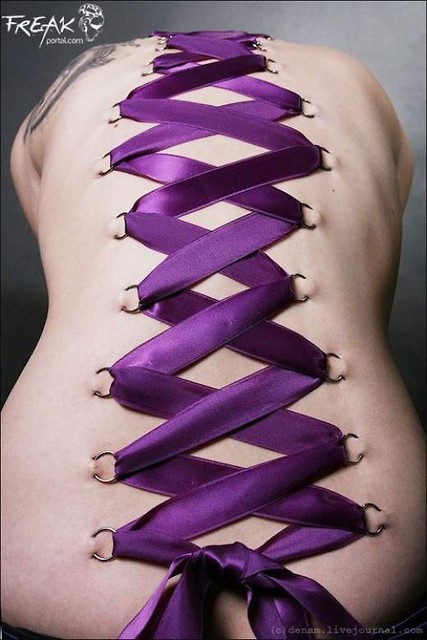 Corset. 