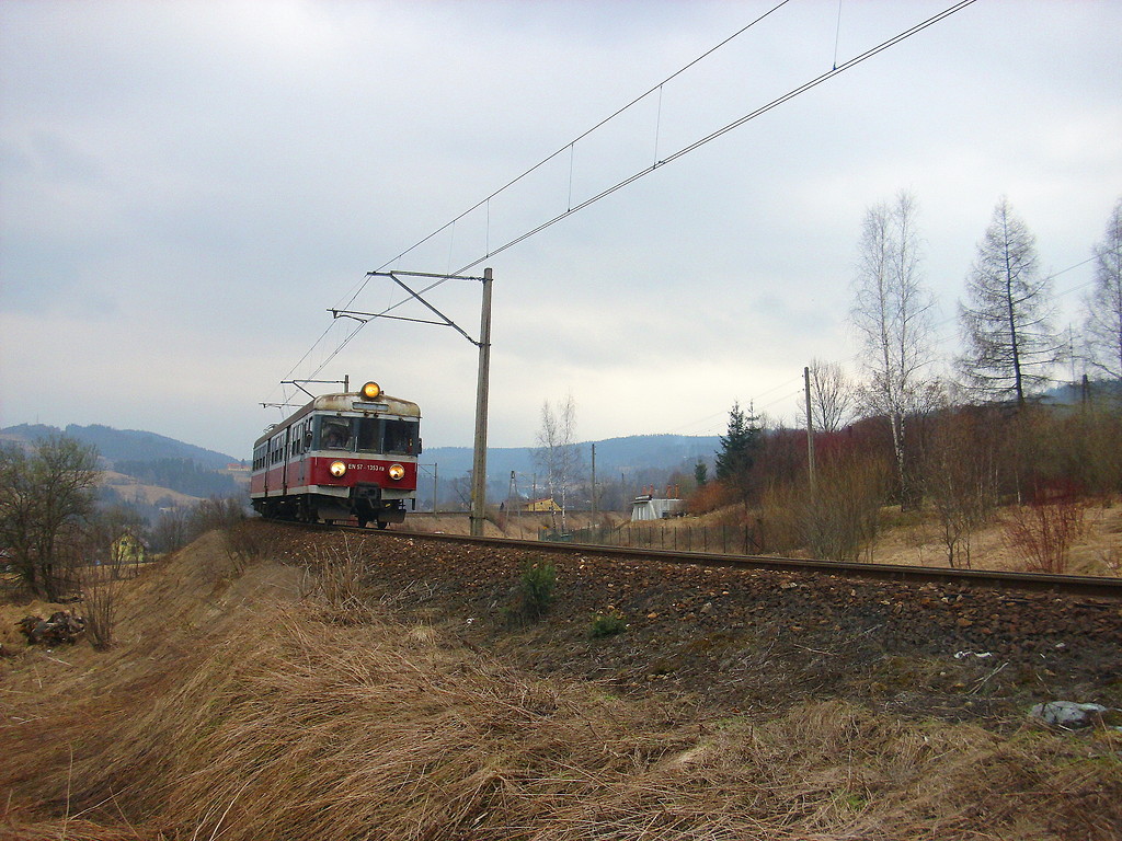 EN57-1353