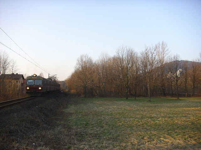 EN57-1943