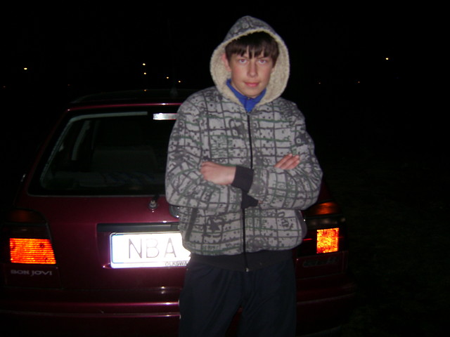 Przy maszynie ;)
