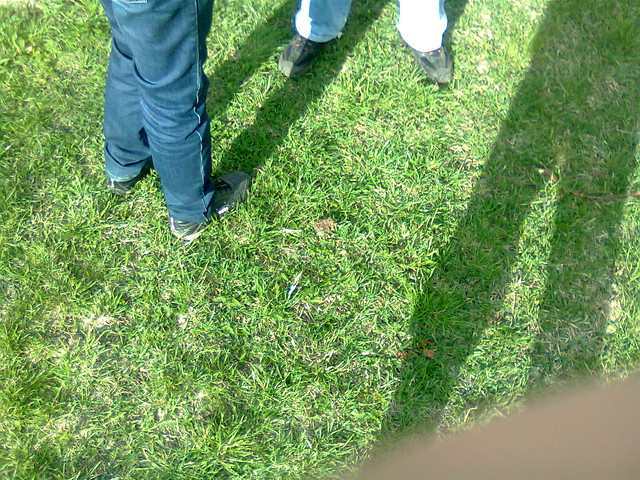 Ehmmm. . .  kogo to nogi ;P