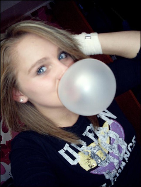- szary odciie tczy . . .