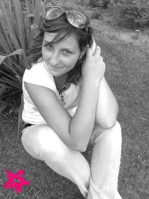 Czarno - biae ; **.