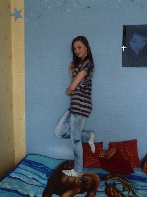 U Izzek.;*