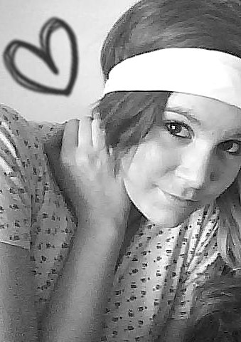 Meee < 33