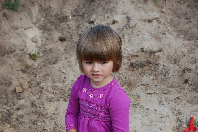 Sara ;**