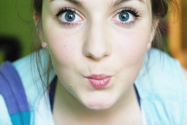 look at my eyes.