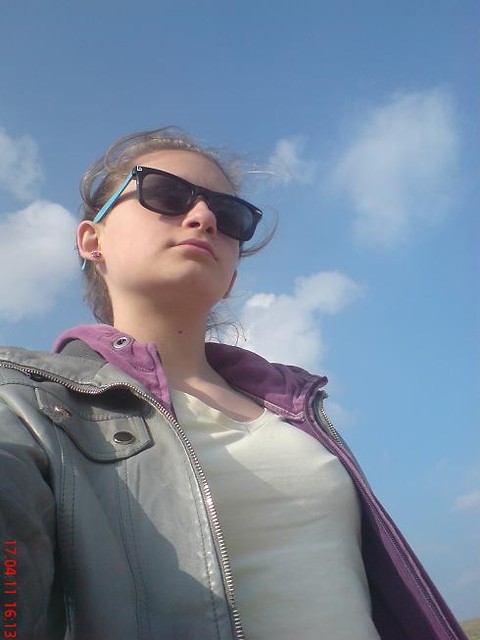 HeeE. ; **.