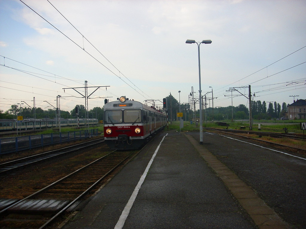 EN57-1946