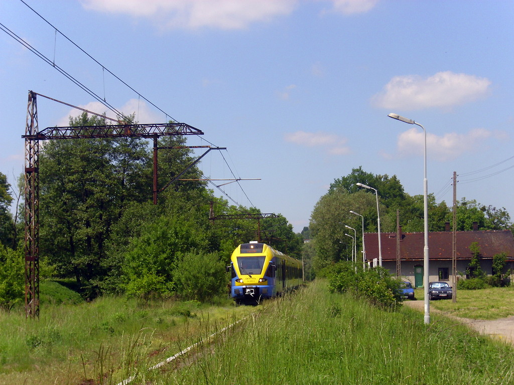EN75-002