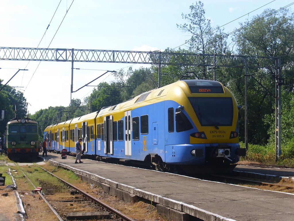 EN75-002