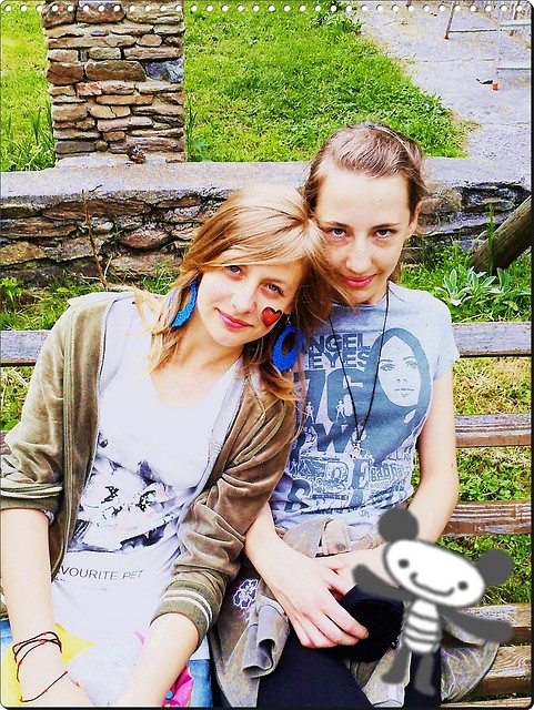 Z Emilk < 33