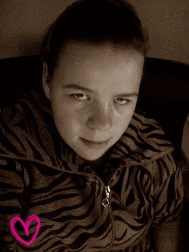 Stareee.