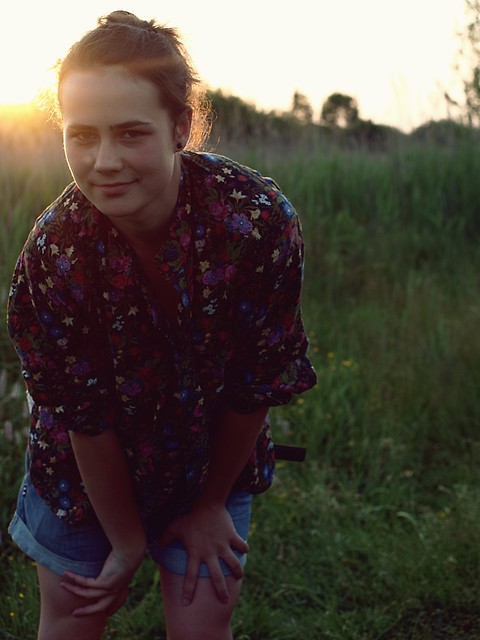 J :*
