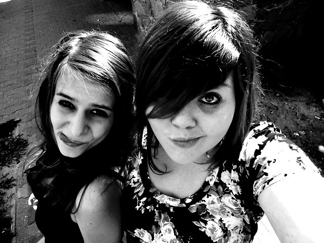 < 33 ! ;*