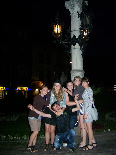 Krakw .;*