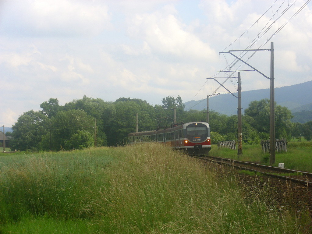 EN57-2063