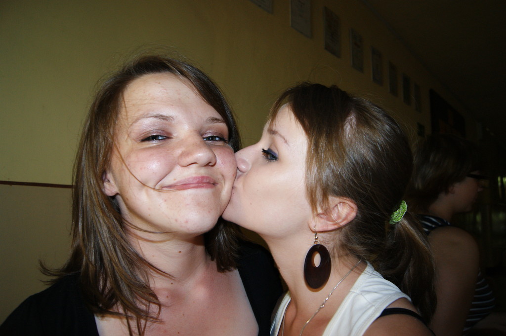 Z Pati. ;* 