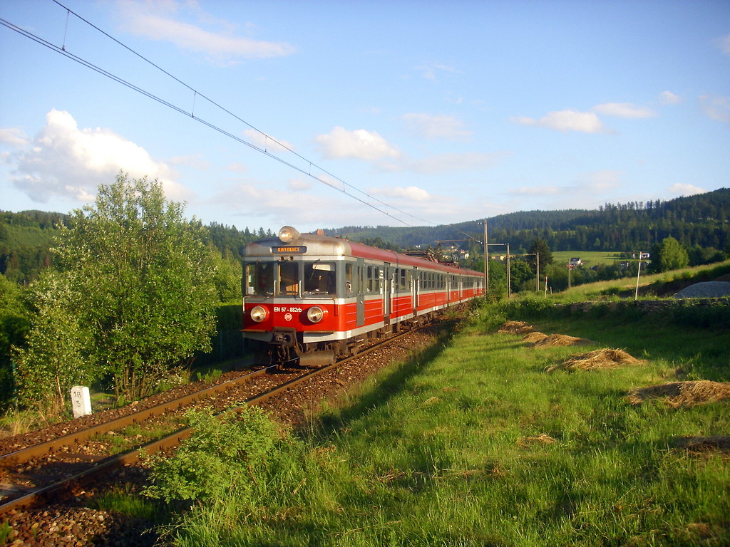 EN57-882