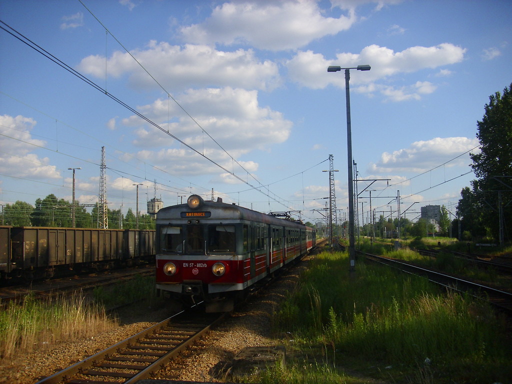 EN57-882
