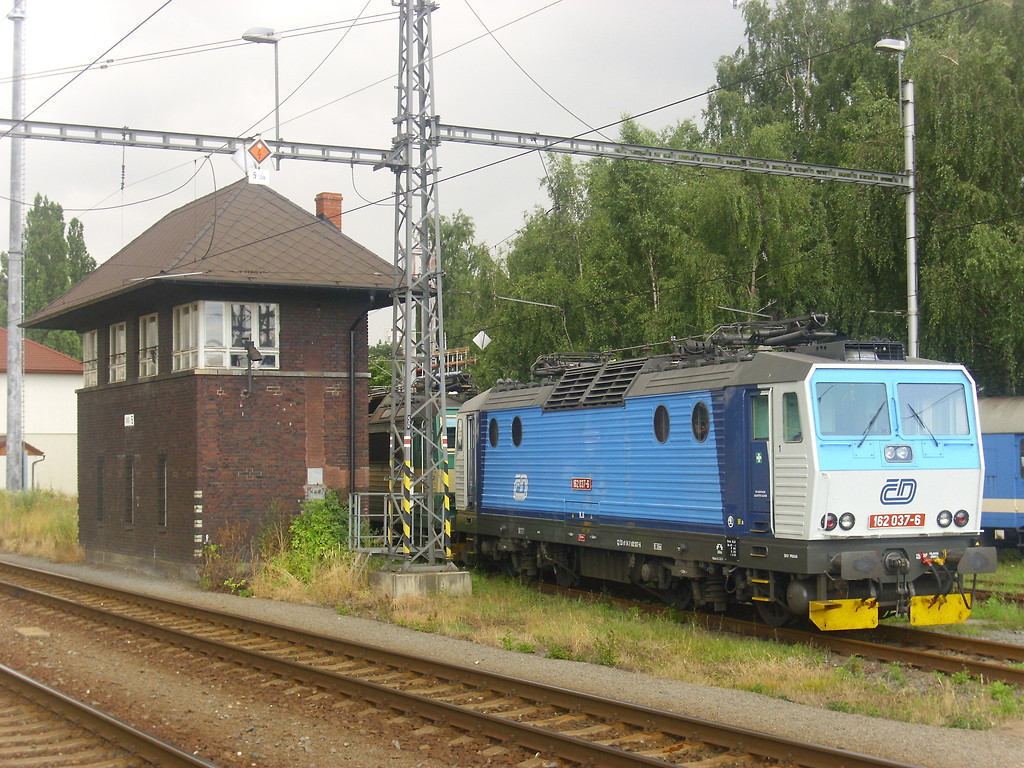 162 037-6