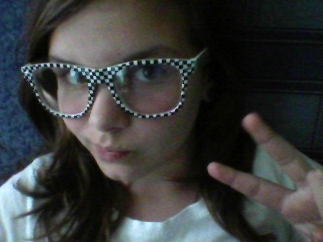Pisss > 33.