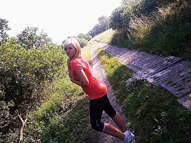 Pysia ;**