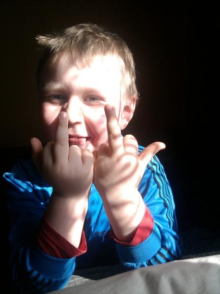 Fifeek . ; p