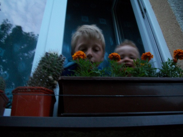  JA ZA BRATEM :D :)