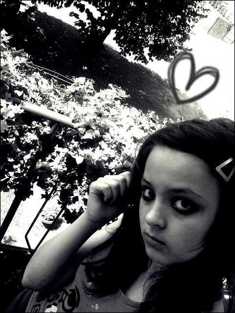 Czarno;>