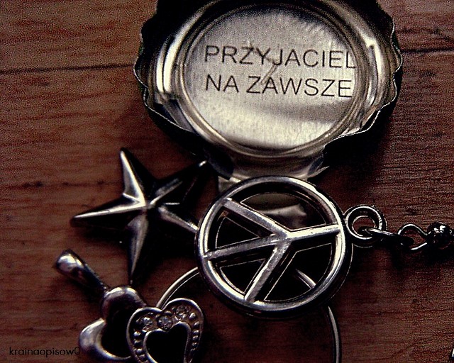 przyja ! ; - *