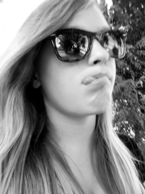 TSKNIE.
