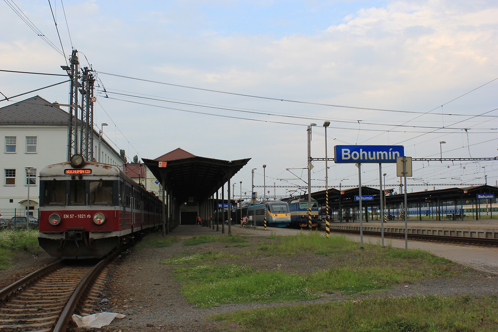 EN57-1021