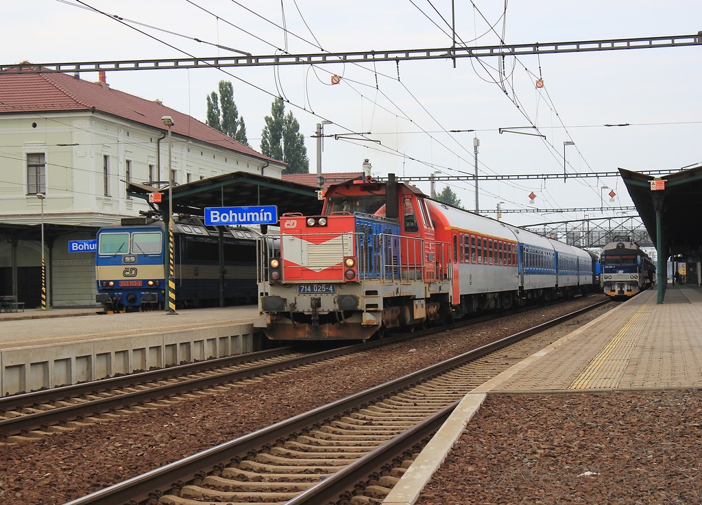 714 025-4