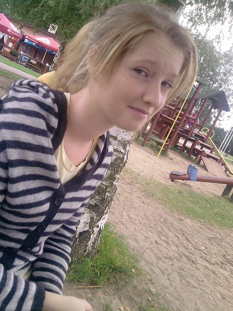 Mooniaaa. ; )