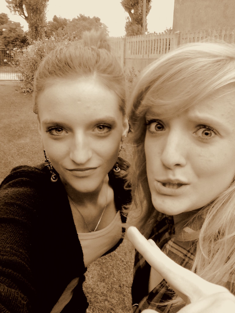 CzuupaCzuups ; **