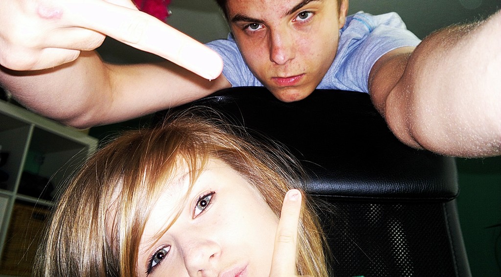 Z Kini ;*