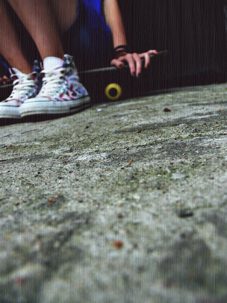 048