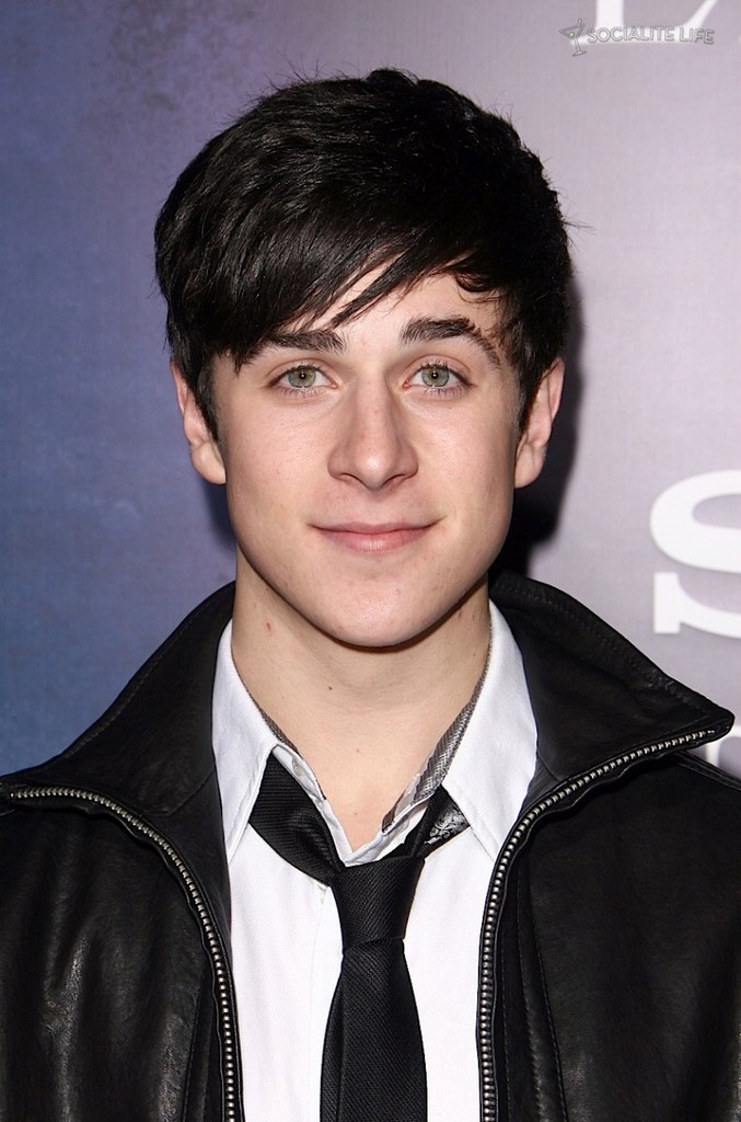 David Henrie .