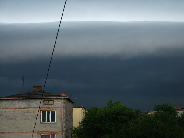 nadchodzca burza. 