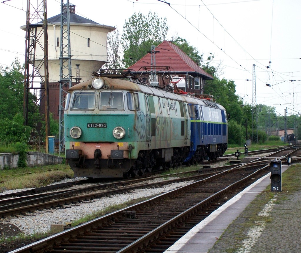 ET22-893