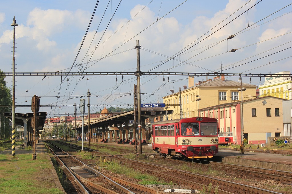 810 467-1