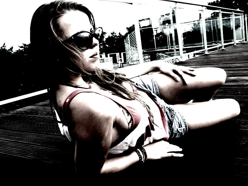 I'm naked, I'm numb...